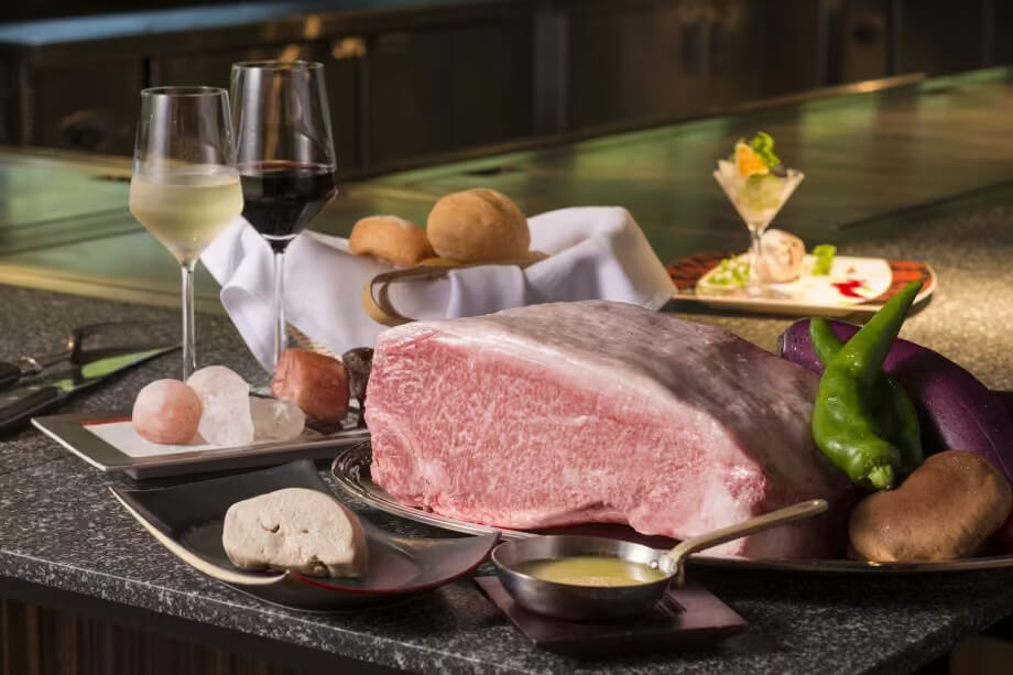 豪華な食材とワインのディナーセット